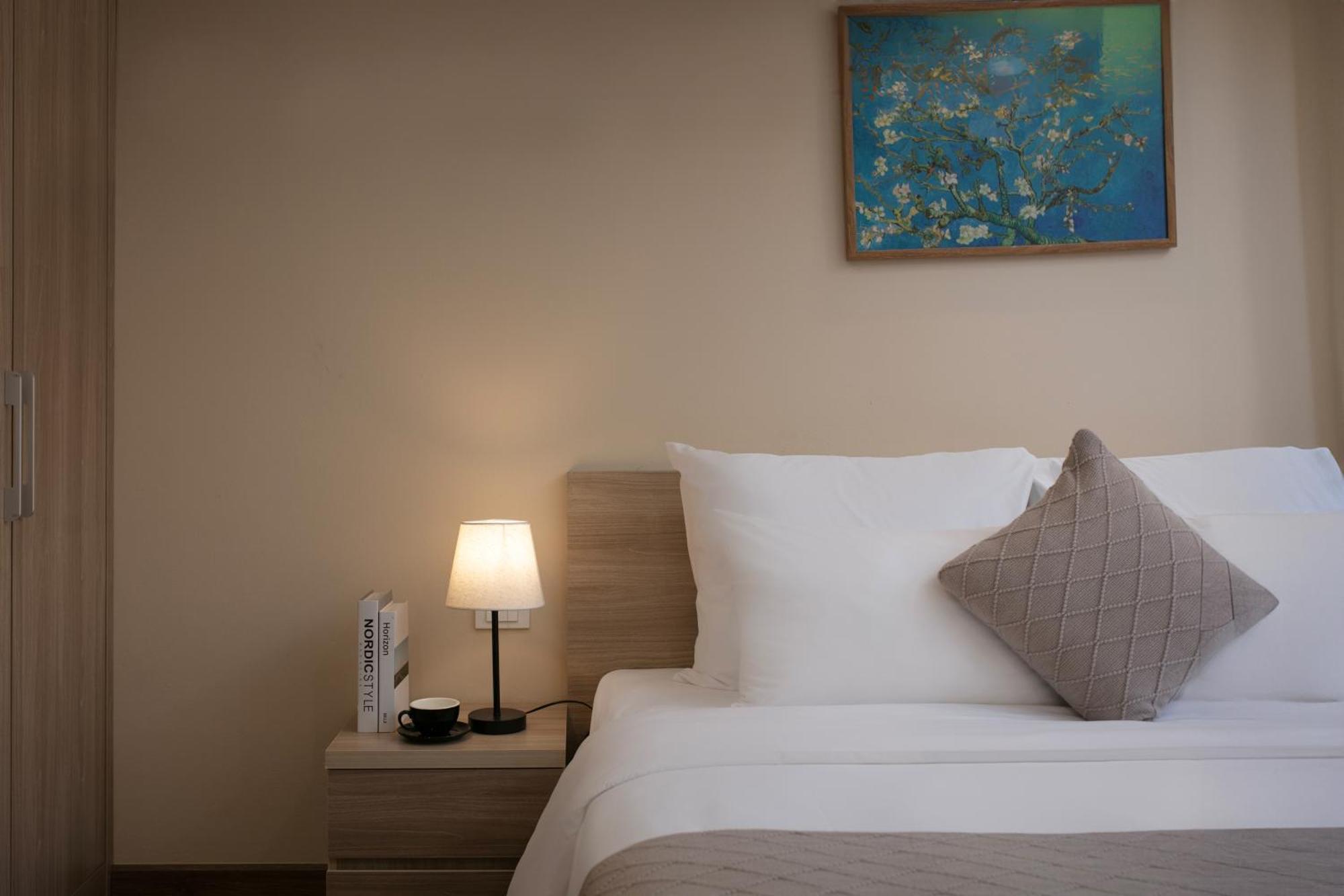 HB Serviced Apartment - Lạc Long Quân Hanói Exterior foto