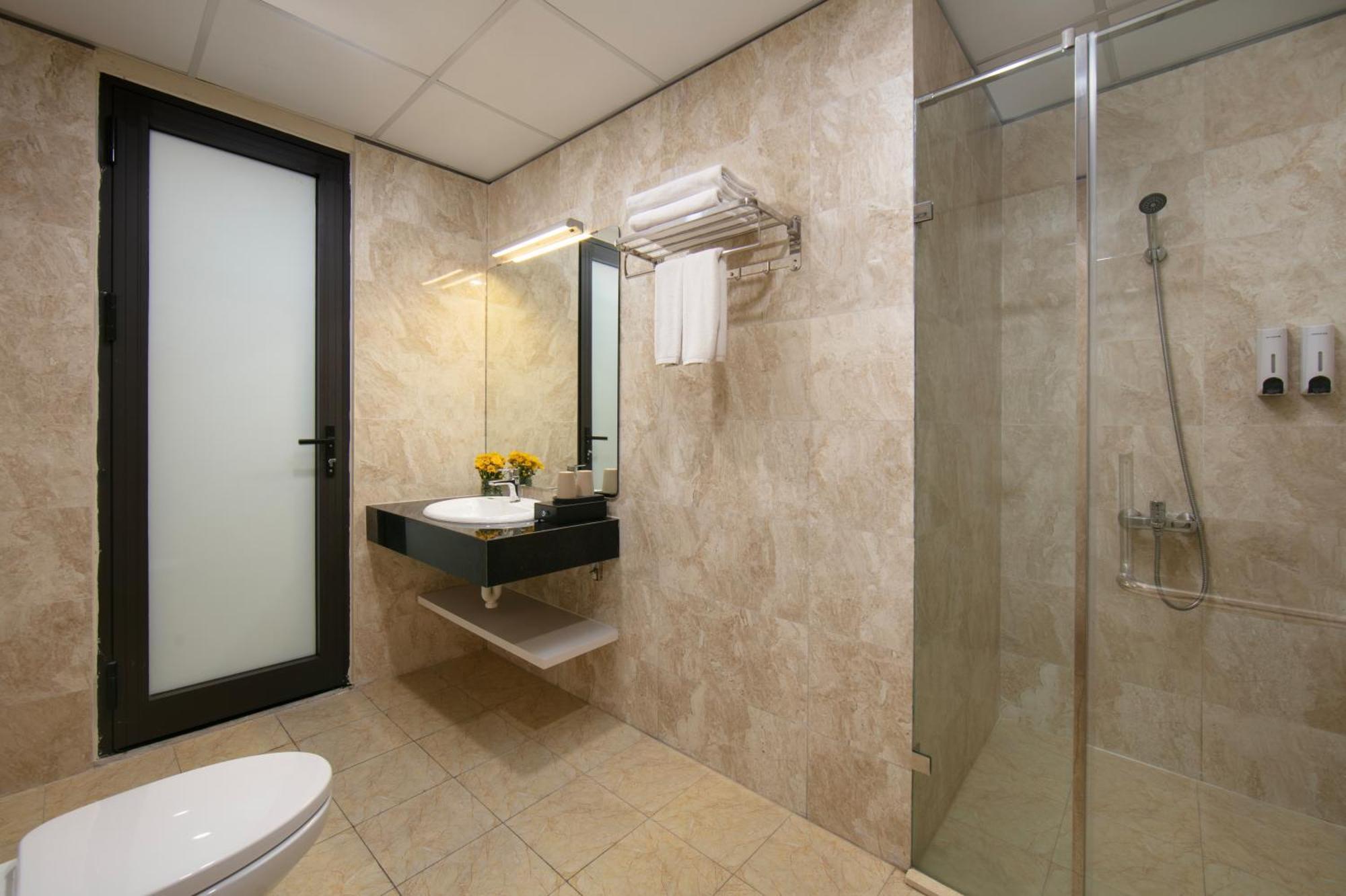 HB Serviced Apartment - Lạc Long Quân Hanói Exterior foto